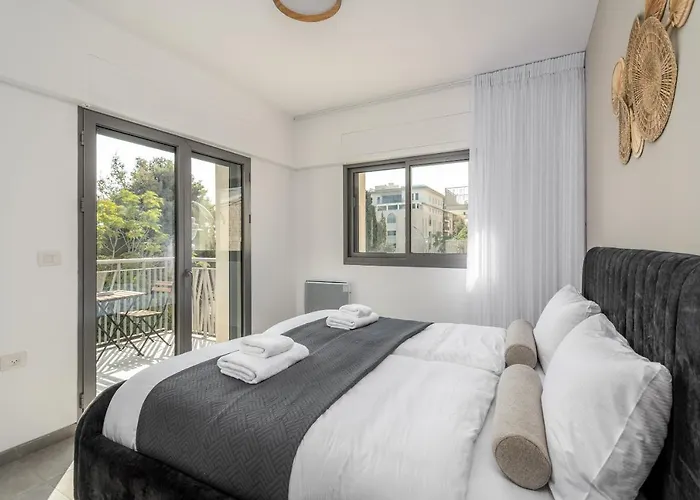2Bdr W Parking Shirat Haneviim - Mamilla Area Sea-U Jerusalem