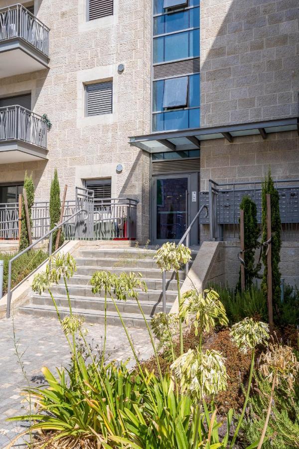 2bdr W Parking Shirat Haneviim - Mamilla Area Sea-u Jerusalem